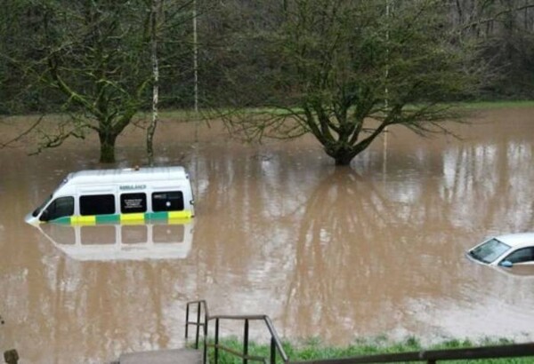 Наводнение в Армении и Грузии привело к жертвам и эвакуации